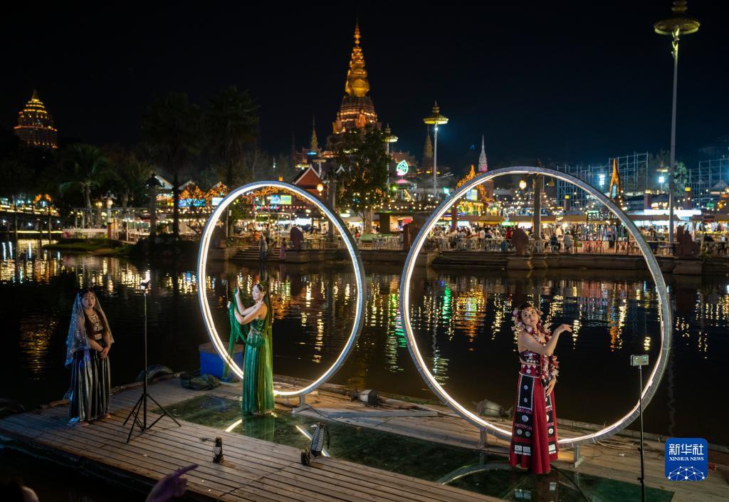 Туристический рынок Сишуанбаньна-Дайского автономного округа в провинции Юньнань не сбавляет своей популярности