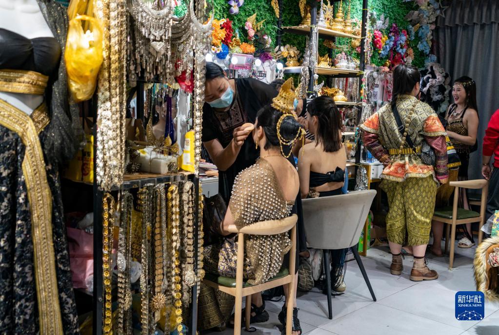 Туристический рынок Сишуанбаньна-Дайского автономного округа в провинции Юньнань не сбавляет своей популярности