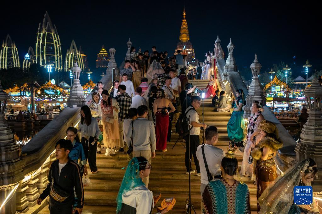 Туристический рынок Сишуанбаньна-Дайского автономного округа в провинции Юньнань не сбавляет своей популярности