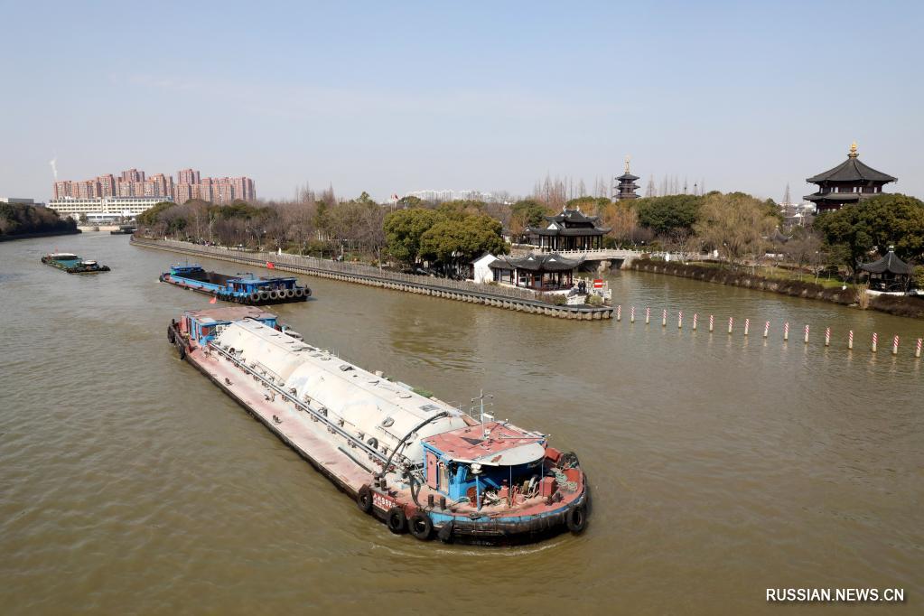 Оживленные грузоперевозки на Великом канале Пекин-Ханчжоу