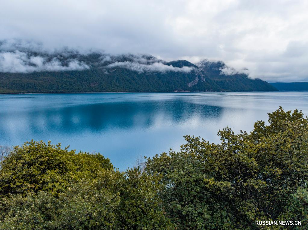 Озеро Басунцо в тумане