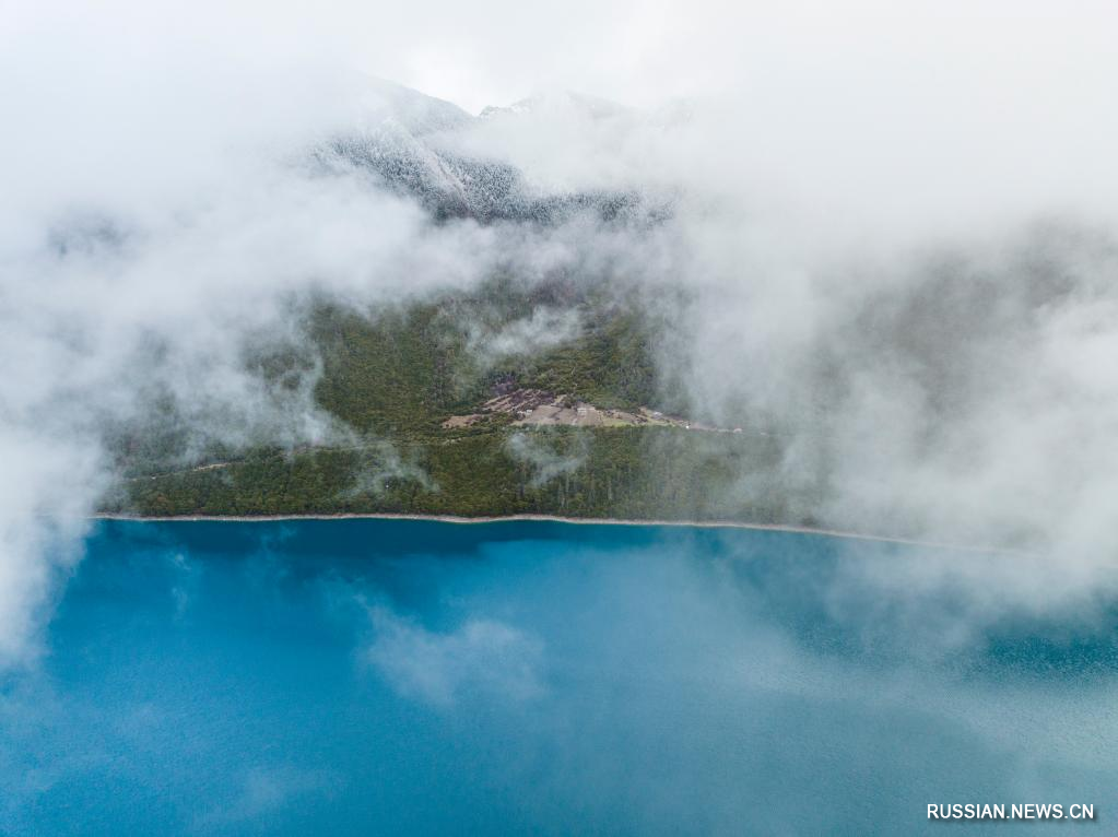 Озеро Басунцо в тумане