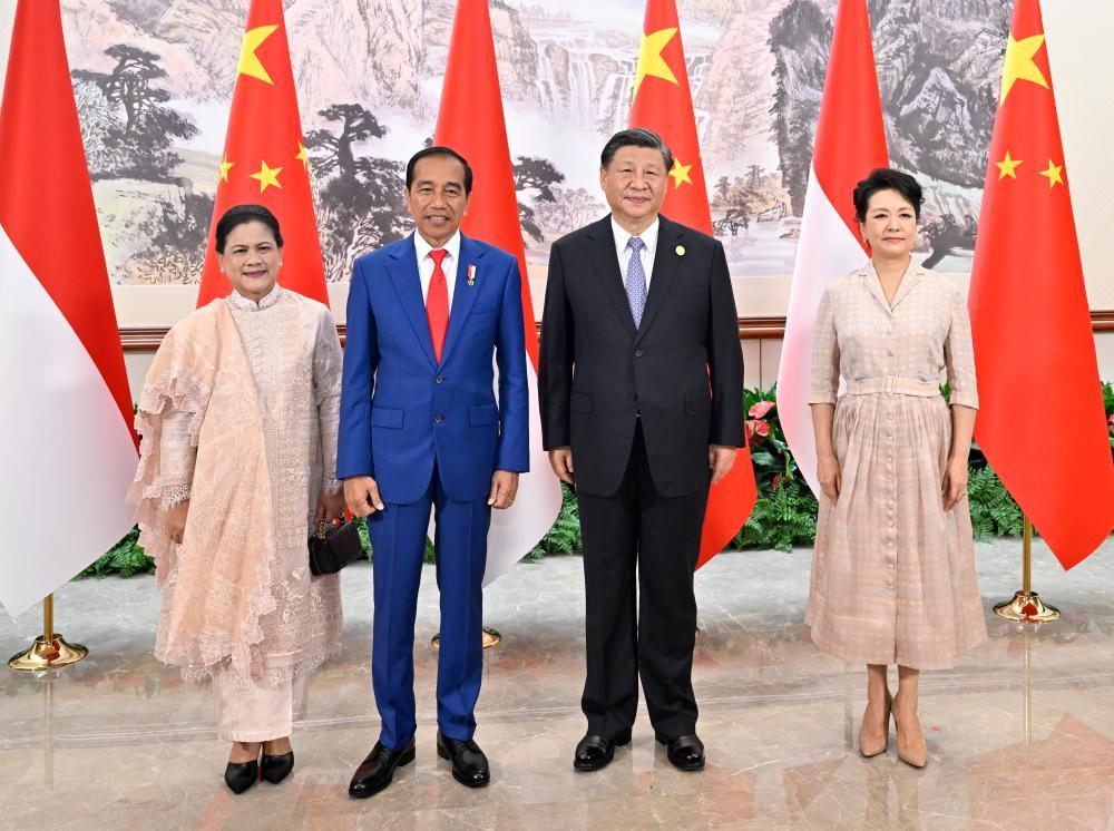 /Чэндуская Универсиада/ Си Цзиньпин встретился с президентом Индонезии