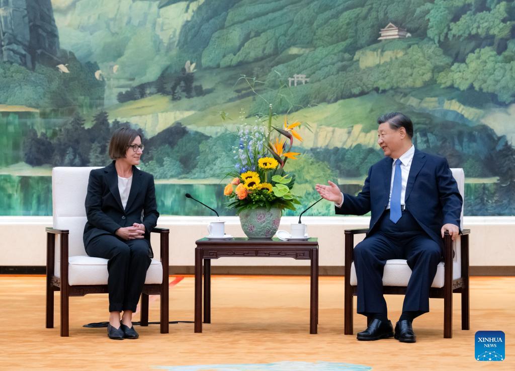 Си Цзиньпин встретился с президентом Международного комитета Красного Креста 