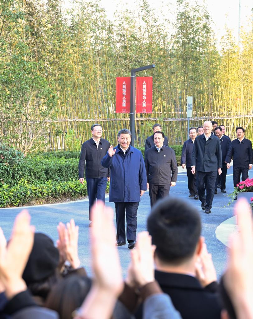 Си Цзиньпин призвал ускорить превращение Шанхая в модернизированный социалистический международный мегаполис 