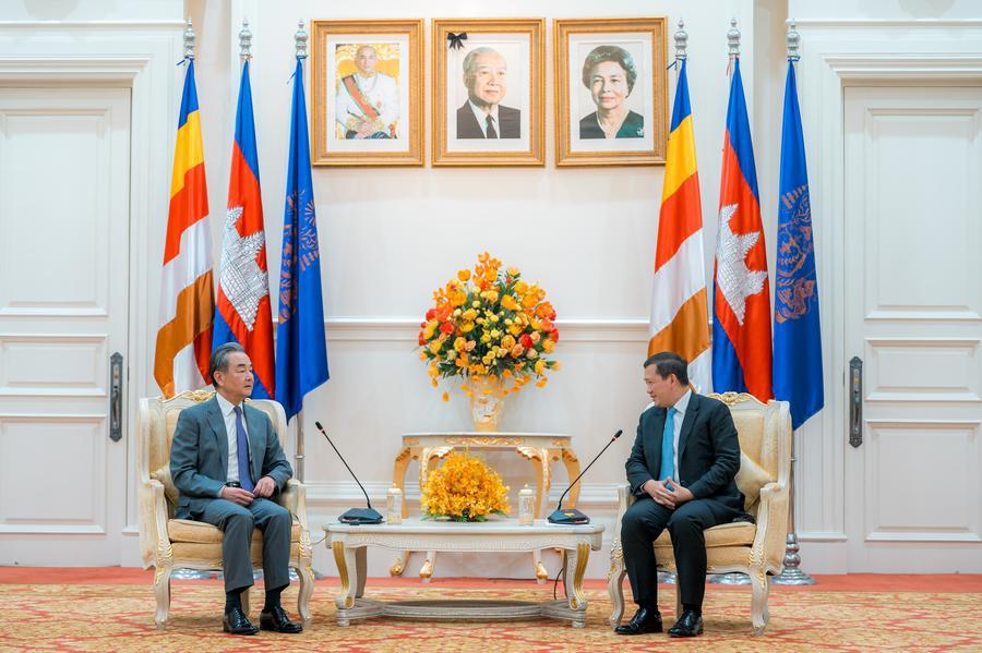 Китай всегда будет самым надежным другом и самым решительным сторонником развития Камбоджи -- глава МИД КНР