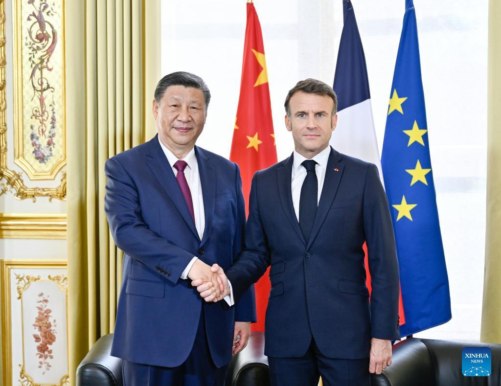 Си Цзиньпин и Э. Макрон провели переговоры в Париже