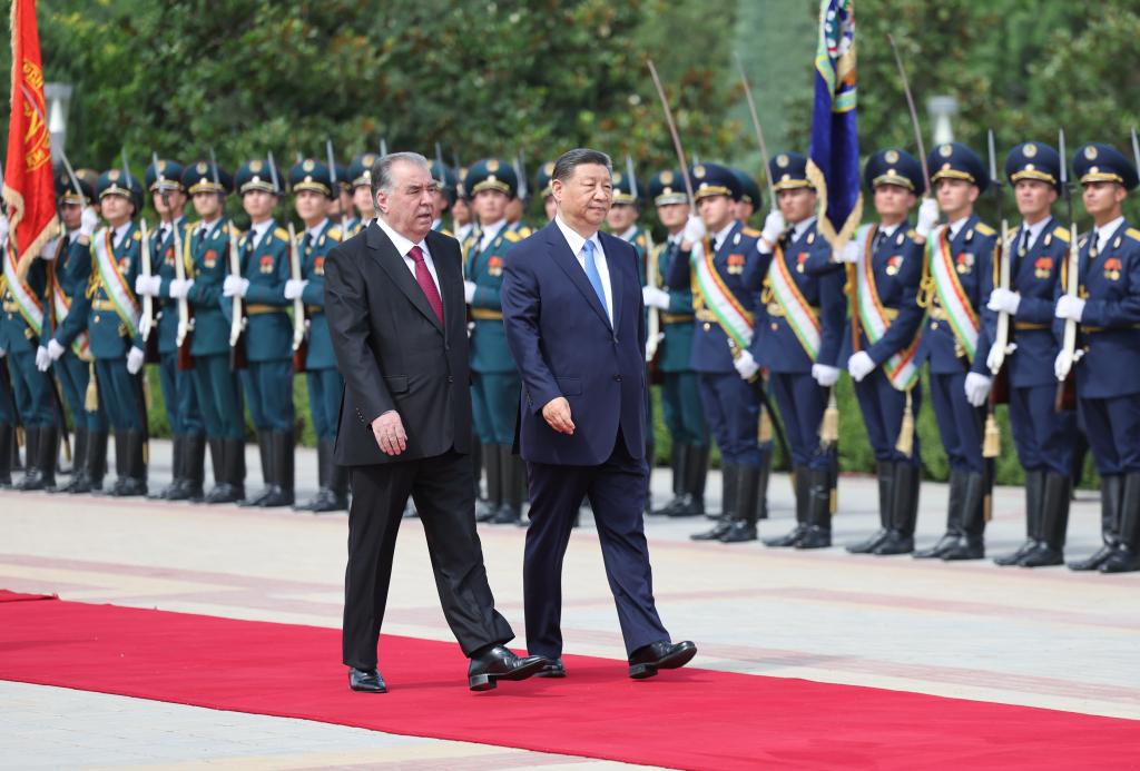 Си Цзиньпин заявил о готовности Китая развивать с Таджикистаном отношения всеобъемлющего стратегического сотрудничества и партнерства в новую эпоху 