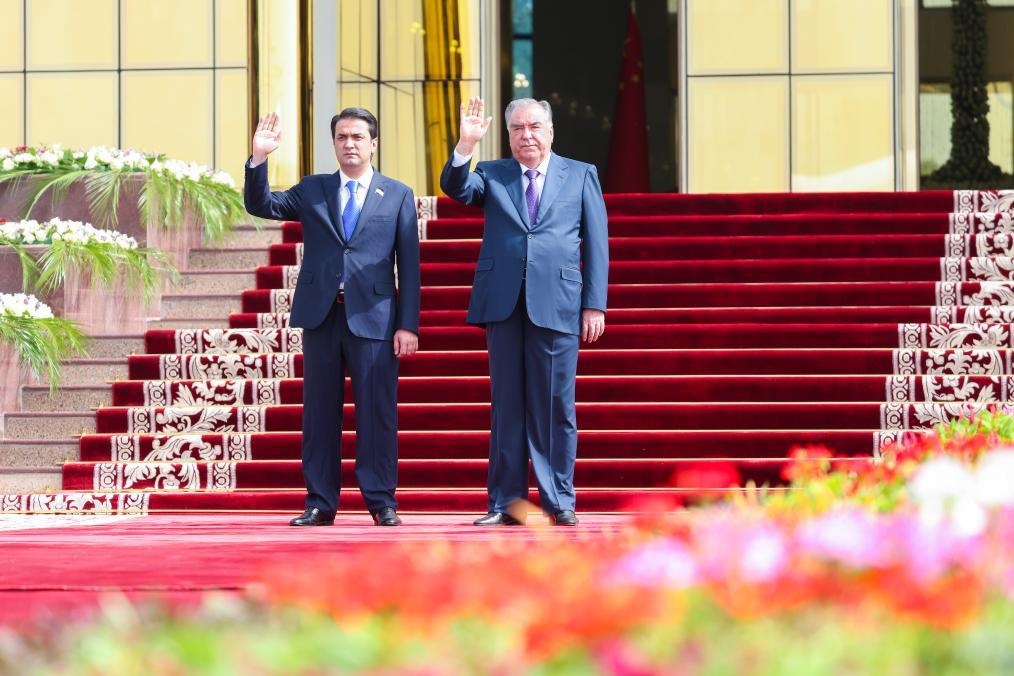 Срочно: Си Цзиньпин покинул Душанбе после государственного визита в Таджикистан