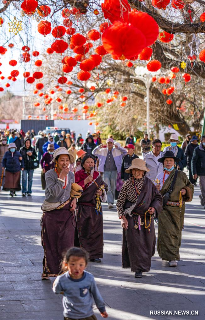 Празднование Чуньцзе в сицзанской Лхасе