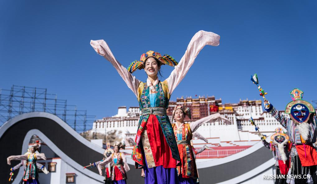 Празднование Чуньцзе в сицзанской Лхасе