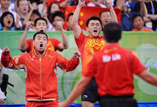 CHINA GANA EL ORO POR EQUIPOS MASCULINO DE TENIS DE MESA10