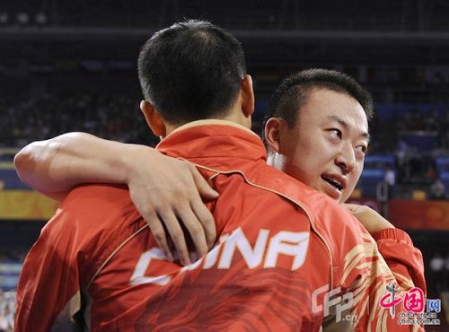 CHINA GANA EL ORO POR EQUIPOS MASCULINO DE TENIS DE MESA11