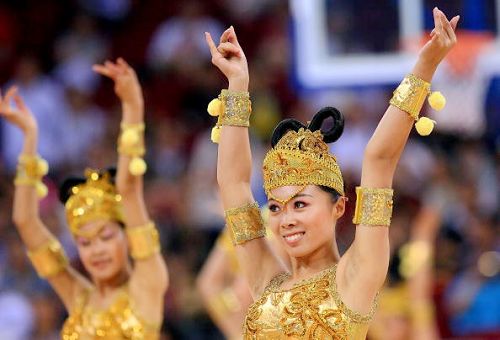 Las guapas sexys en el partido de baloncesto varonil entre China y Grecia2