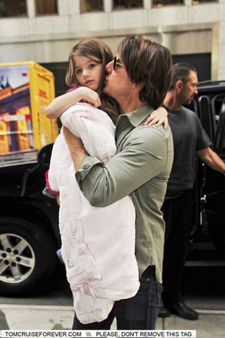 Suri Cruise-hija-adorable-Tom Cruise-Hollywood11