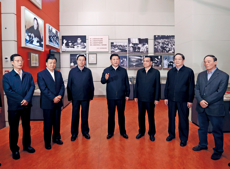 Xi Jinping en la En la exhibición “El Camino de la Revitalización” en 2012