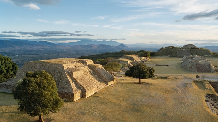 La construcción de Monte Albán se inició alrededor del 500 a.C.