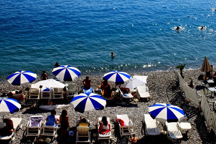 Azul romance en Nice de Francia
