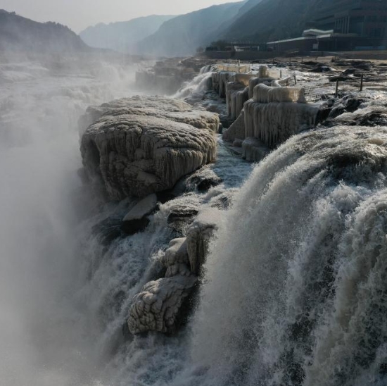 shanxi-paisaje-de-la-cascada-hukou-congelada-en-el-r-o-amarillo