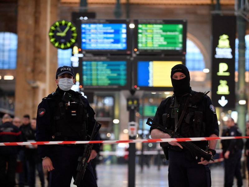 Seis heridos en ataque con arma blanca en estación de trenes de París