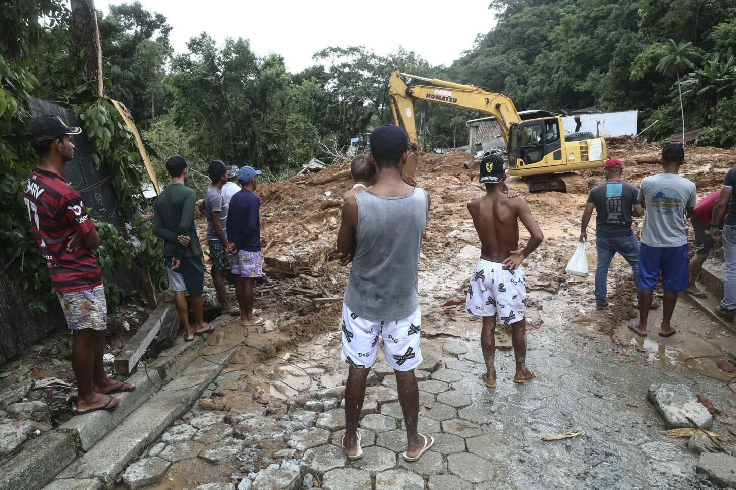 Las lluvias han dejado un rastro de destrucción en la región de Sao Paulo, Brasil, que ha obligado a más de 2.000 personas a abandonar sus hogares, además de los 36 fallecidos y 40 desaparecidos reportados hasta el momento, según el último balance oficial.
