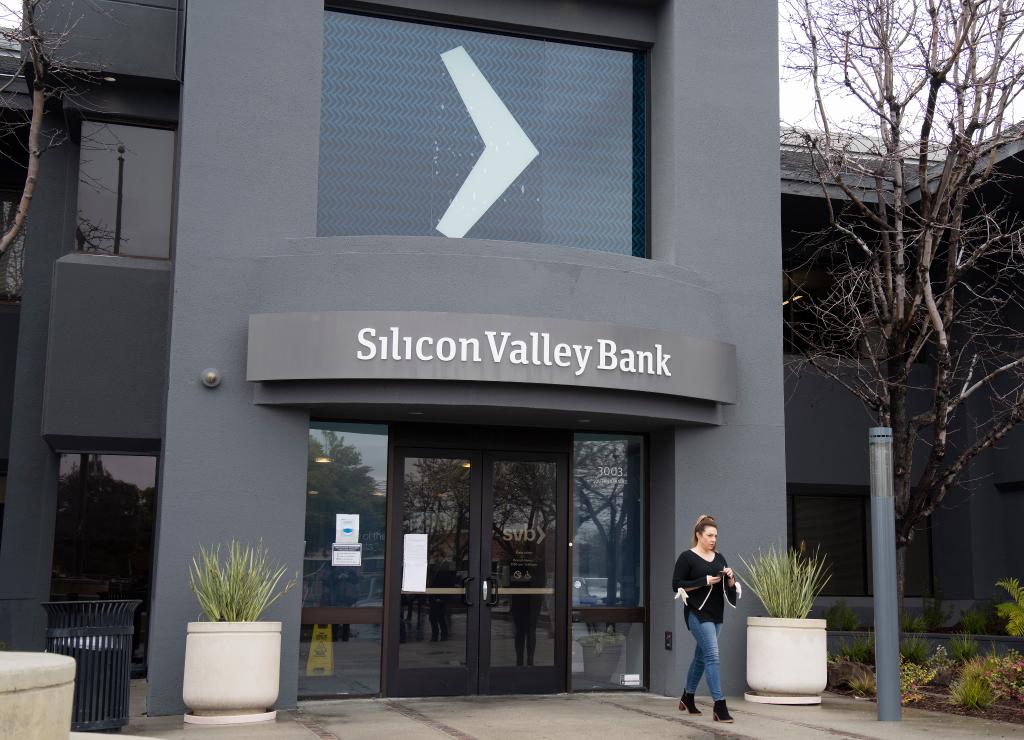 Reguladores Estadounidenses Cierran El Silicon Valley Bank Spanish