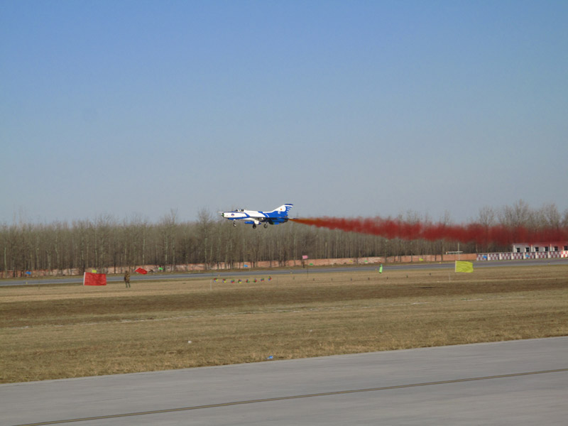 Photo taken on November 15 shows a J-7GB air fighter performs during an air force show in Beijing Shahe airport. [Jiang Yiping/China.org.cn]