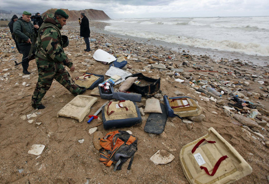 Rescue search operations continued off the Lebanese coast south of the capital Beirut on January 25, 2010. [Xinhua]