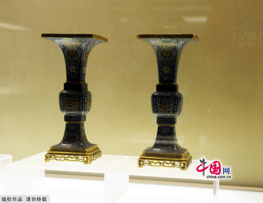 Established as the first private, non-profit museum in China, Guanfu Museum has been known as a home of cultural relics collection over the past 12 years. People are fascinated not only by over one thousand extraordinary pieces of art, mainly made in the late Ming and Qing dynasties, but also by its founder Ma Weidu, a well-known antique collector.