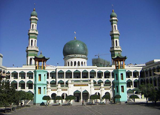 Dongguan Grand Mosque, one of the &apos;top 10 attractions in Qinghai, China&apos; by China.org.cn.