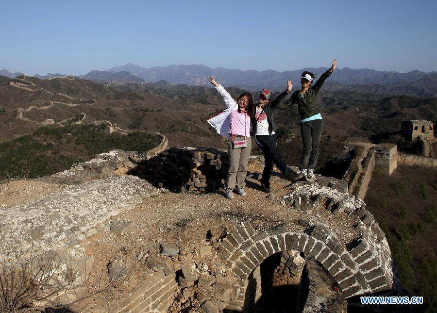 Tourists enjoy May Day holidays in Beijing - China.org.cn