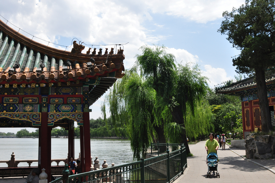 Located to the west of the Forbidden City and Jingshan Park, Beihai (literally the Northern Sea) Park is one of the oldest, largest and best-preserved ancient imperial gardens in China. It was the former palace of emperors for successive dynasties. The park covers an area of 68 hectares, half of which is covered by a lake.