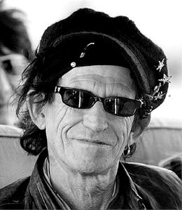 Keith Richards, one of the &apos;top 10 Vanity Fair&apos;s best-dressed celebrities in 2013&apos; by China.org.cn.