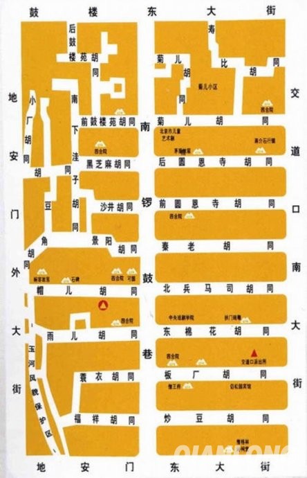 a glimpse of yuer hutong at nanluoguxiang