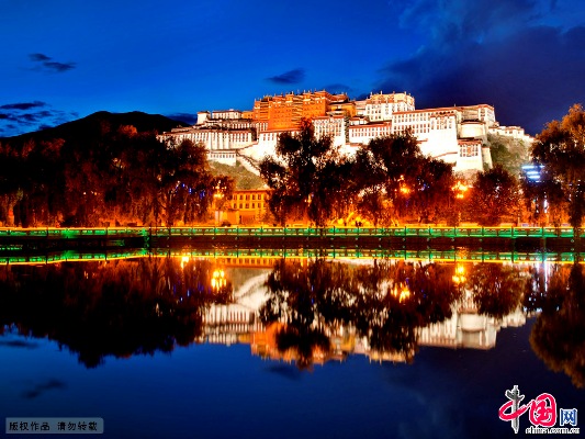 Potala Palace, one of the &apos;Top 10 landmark attractions in China in 2014&apos; by China.org.cn