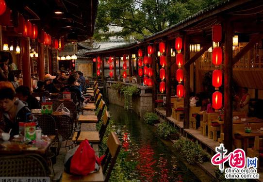 Lijiang Ancient Town, one of the &apos;Top 10 romantic destinations for Double Seventh Festival&apos; by China.org.cn