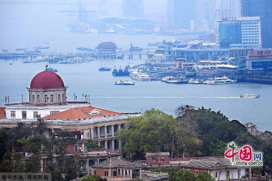 Gulangyu Island, one of the &apos;Top 10 romantic destinations for Double Seventh Festival&apos; by China.org.cn