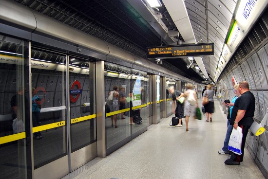 London Underground, one of the &apos;Top 10 suicide spots in the world&apos; by China.org.cn