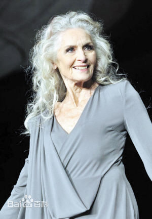 Daphne Selfe, one of the &apos;top 10 super models over 60 years old&apos; by China.org.cn.