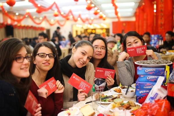  Foreign students celebrates the Chinese New Year [Photo/Xinhua]