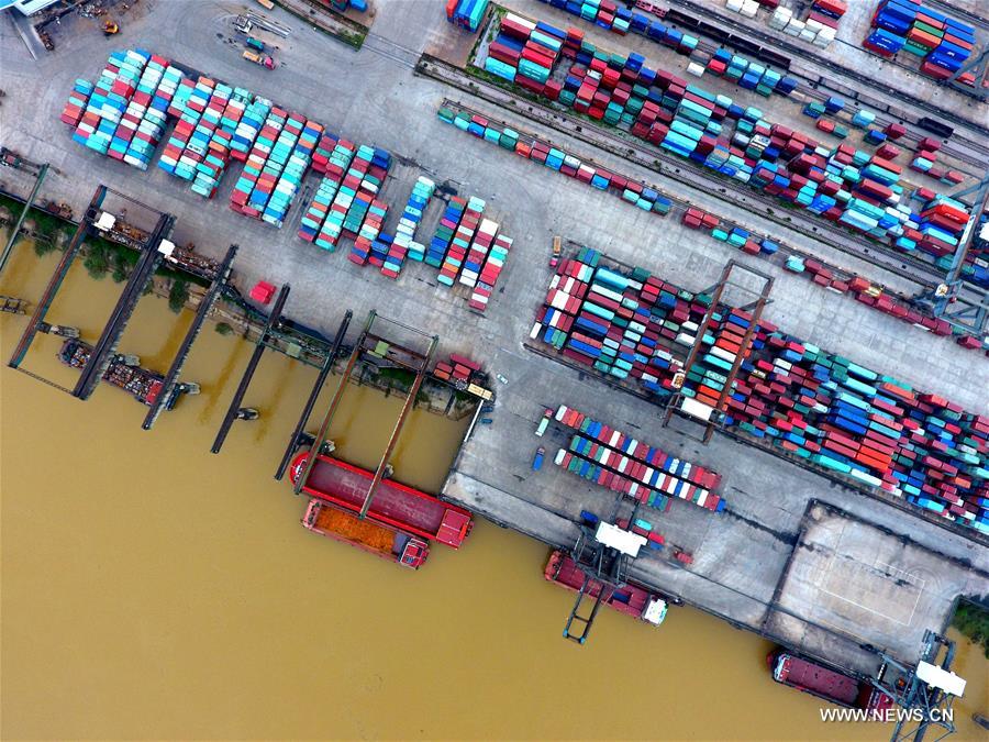 Photo taken on July 7, 2017 shows the Guigang port in south China&apos;s Guangxi Zhuang Autonomous Region. The throughput of Guigang Port in the first half of this year reached 29.8 million tons, up 12.4 percent year on year. [Photo/Xinhua]