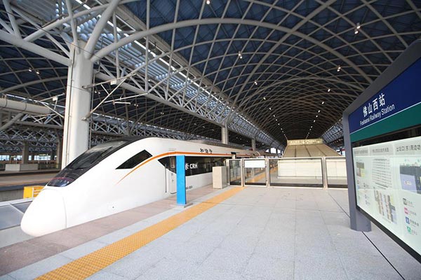 China&apos;s high-speed railway changes civil aviation industry