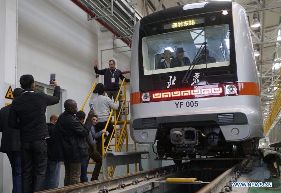 Journalists visit the subway Yanfang line in Beijing, capital of China, Oct. 20, 2017. Chinese and foreign journalists visited the command center of Beijing&apos;s subway and subway Yanfang line in Beijing on Friday. [Photo/Xinhua]