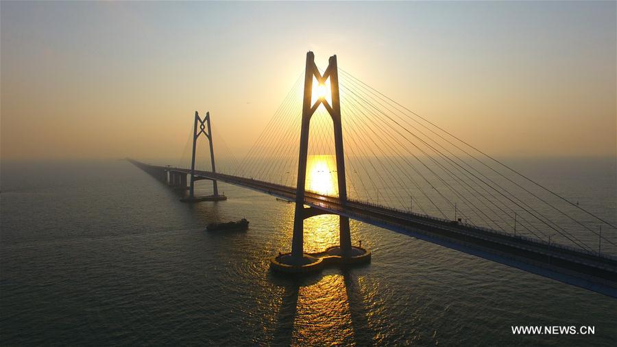 Aerial photo taken on Dec. 27, 2017 shows the bridge towers of the Hong Kong-Zhuhai-Macao Bridge in dawn, south China's Guangdong Province. [Photo/Xinhua]