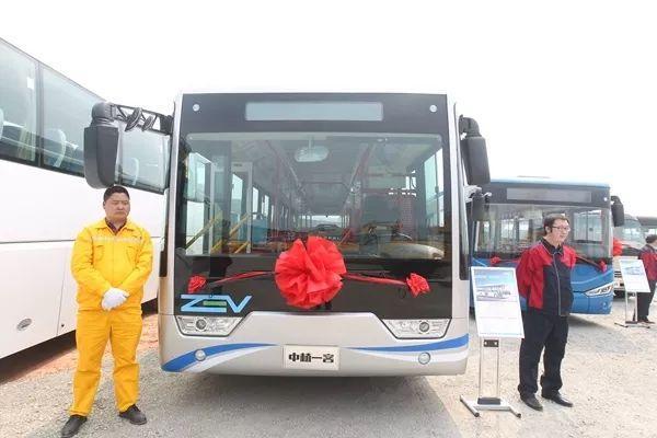An environment friendly hydrogen-powered bus makes its debut in Sichuan's capital, Chengdu, March 12, 2018. [Photo: Wechat/ Chengdu Municipal Development and Reform Commission]