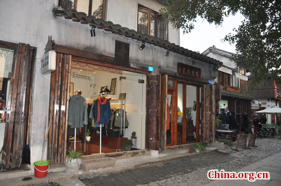 Located in downtown Suzhou, Jiangsu Province, Pingjiang Street is a historical road along the river, where the city&apos;s history and unique feature have been well-preserved. 