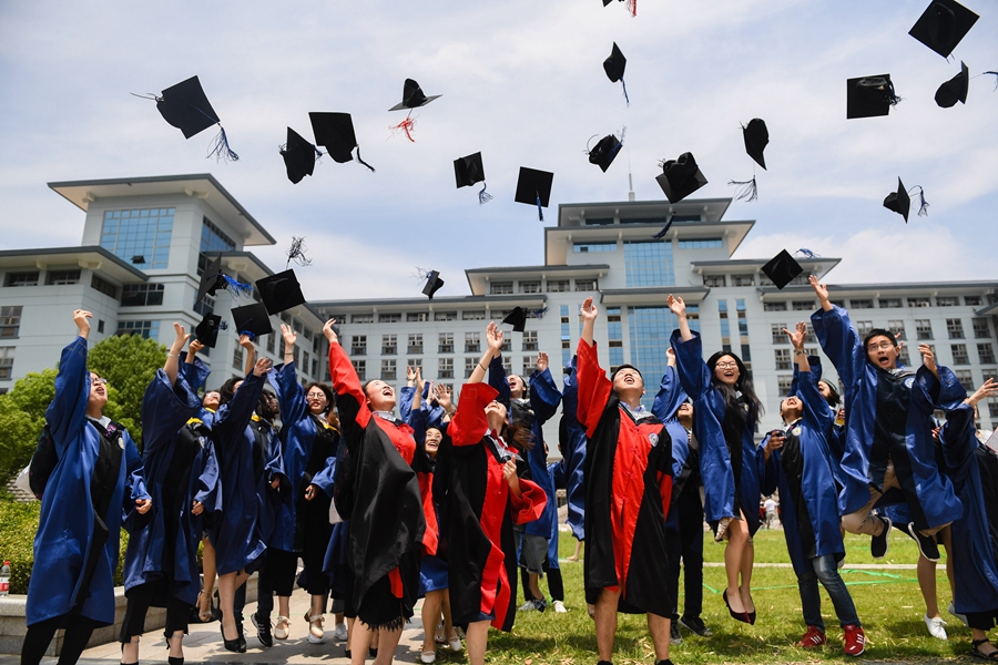 Graduating Students Pose For Photos At Nanjing Agricultural University