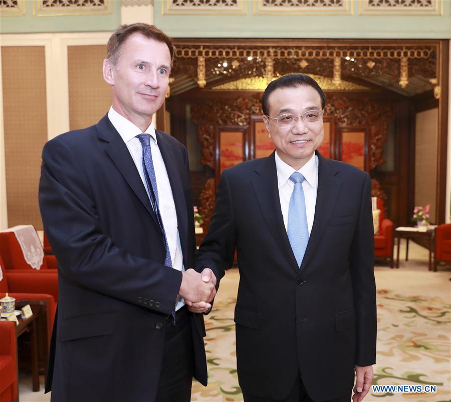 Chinese Premier Meets British Foreign Secretary - China.org.cn