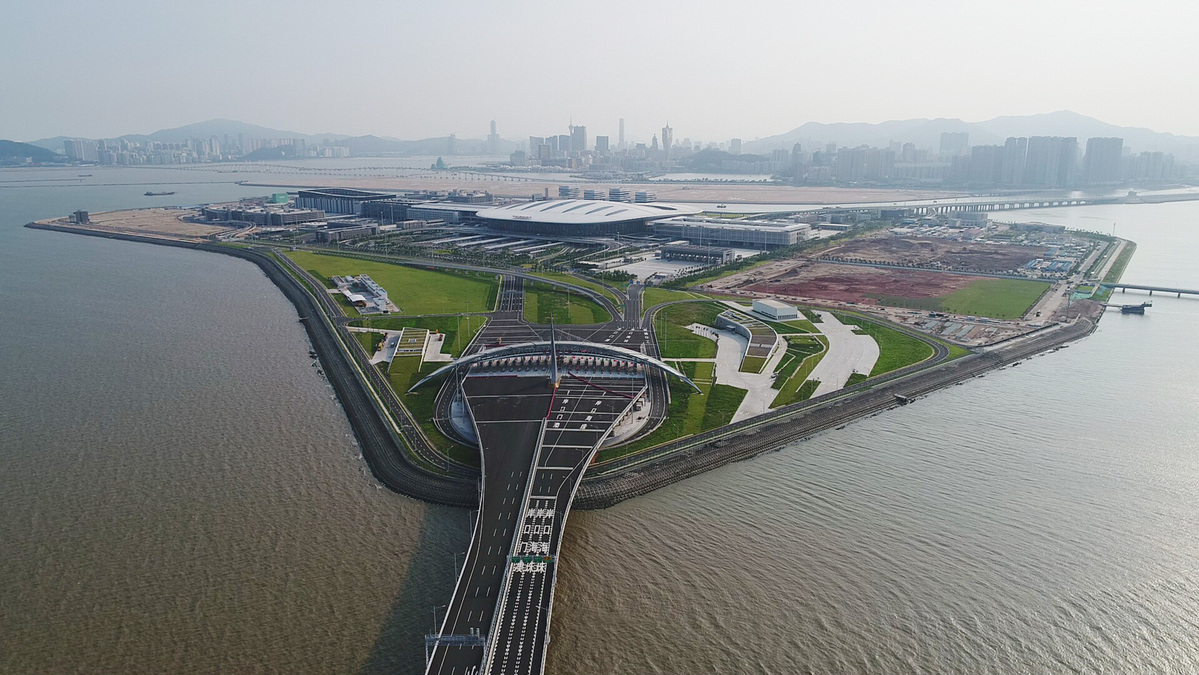 Photo taken on July 11, 2018 shows the administration area of the Hong Kong-Zhuhai-Macao Bridge, South China. [Photo / Xinhua]