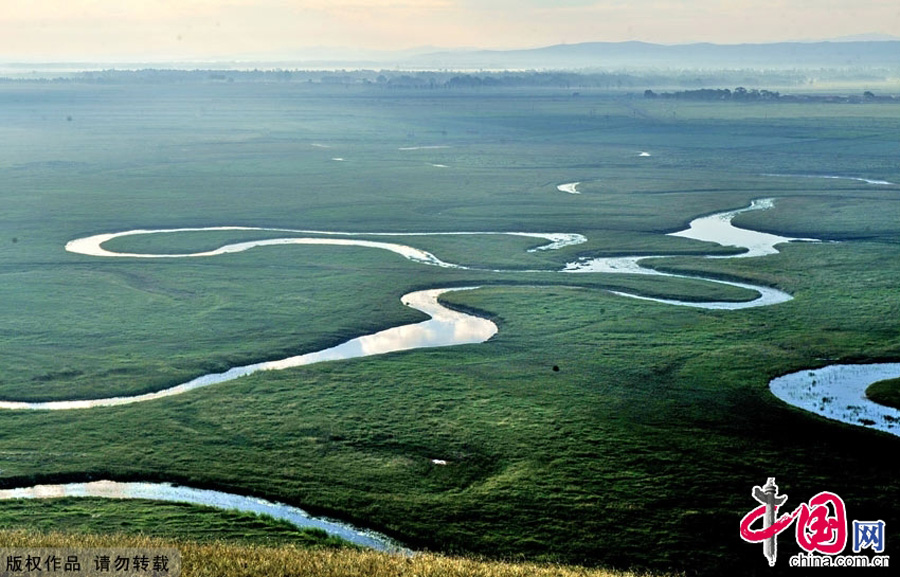 Guyuan County is located in the Bashang area, north of Hebei Province, about 300 km from Beijing. With geographic characteristics and suitable climate, it is a popular summer resort since the Liao Dynasty (907-1125).